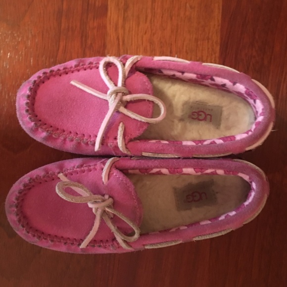 pink ugg moccasins